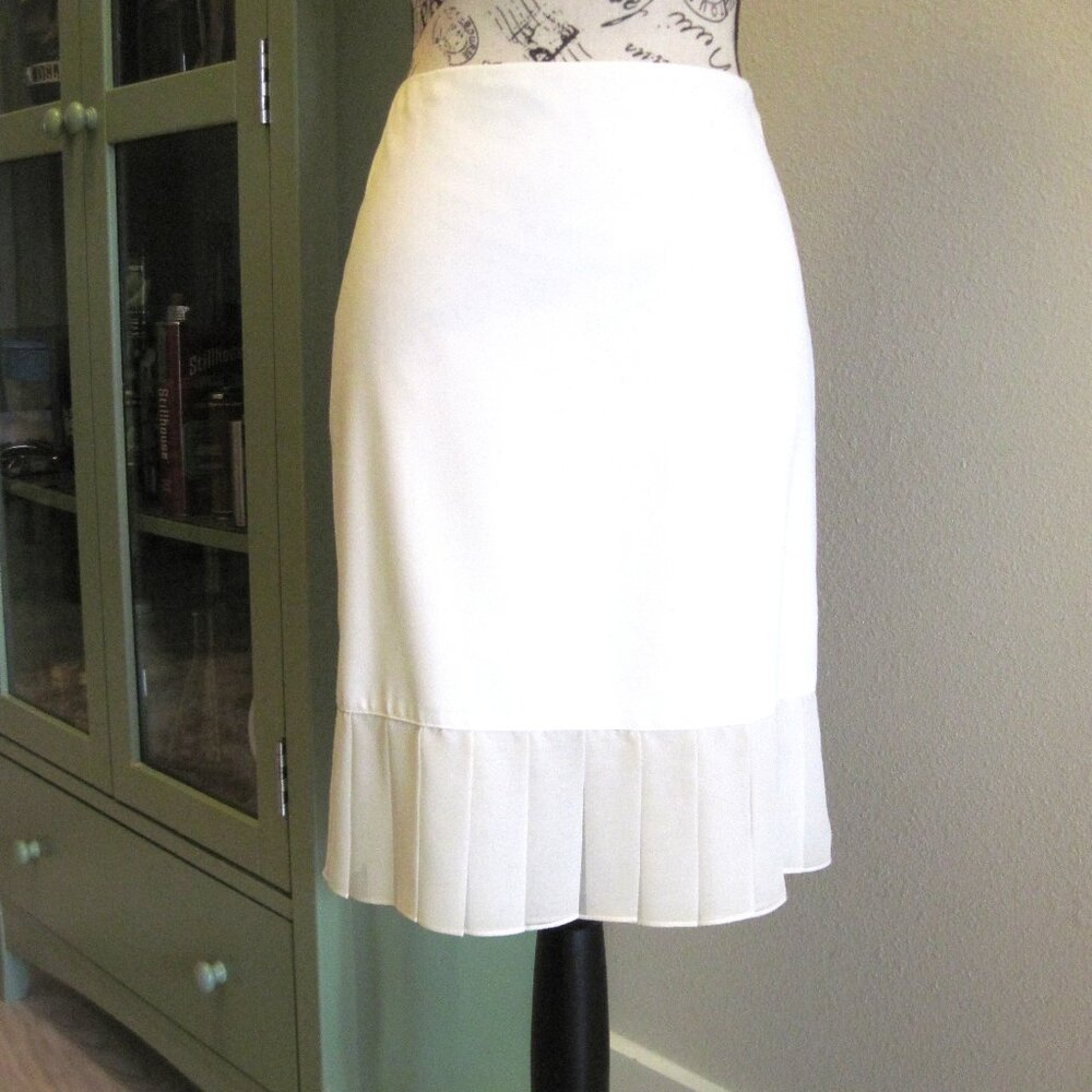 White House/Black Market Ivory Dress Skirt w/Chiffon Pleat, Size 6